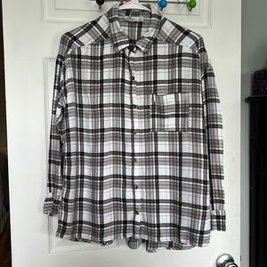 HOLLISTER Woman's Button Down Black & White Plaid Shirt   Size: Small